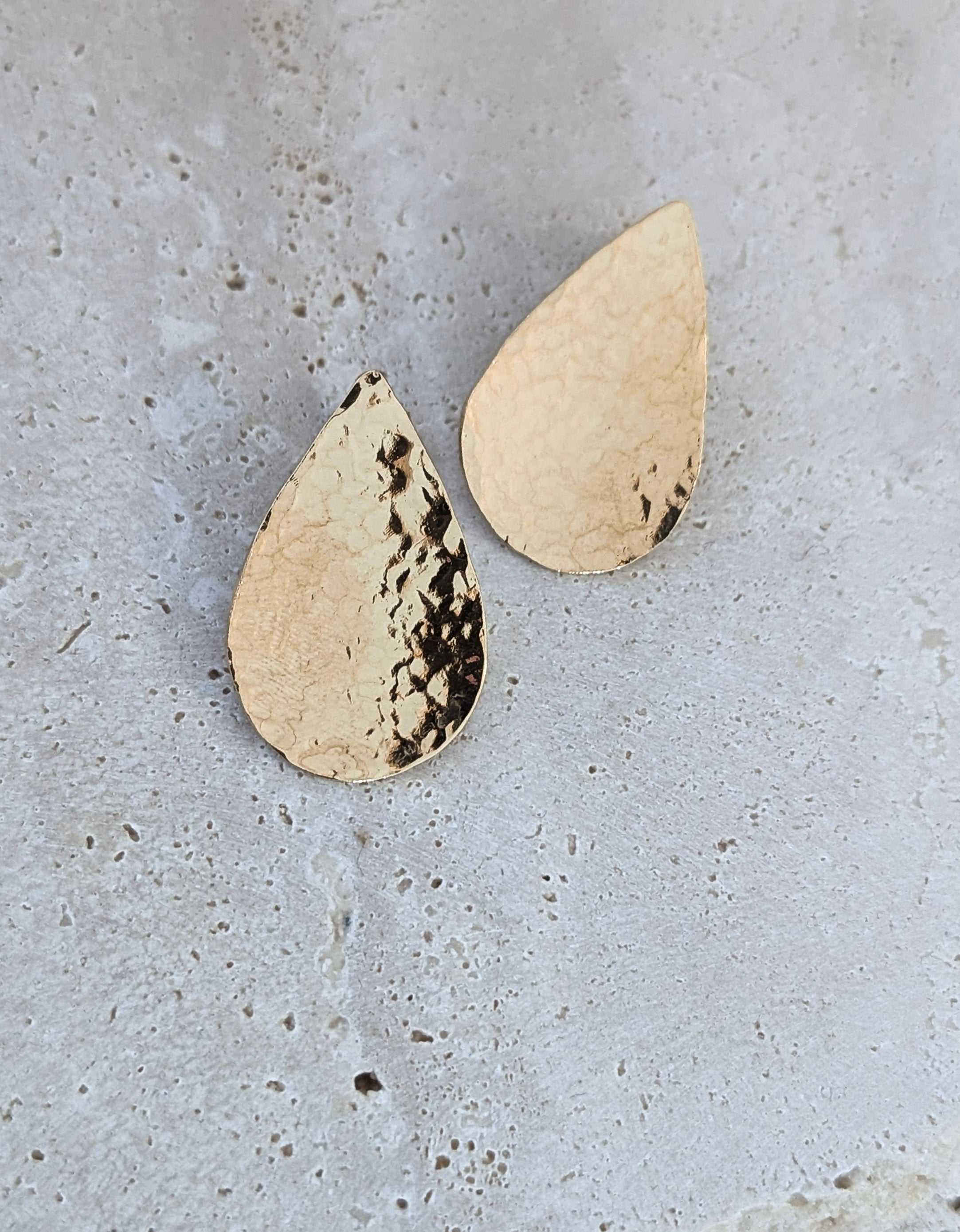 Fabriquez vos boucles d'oreilles martelées