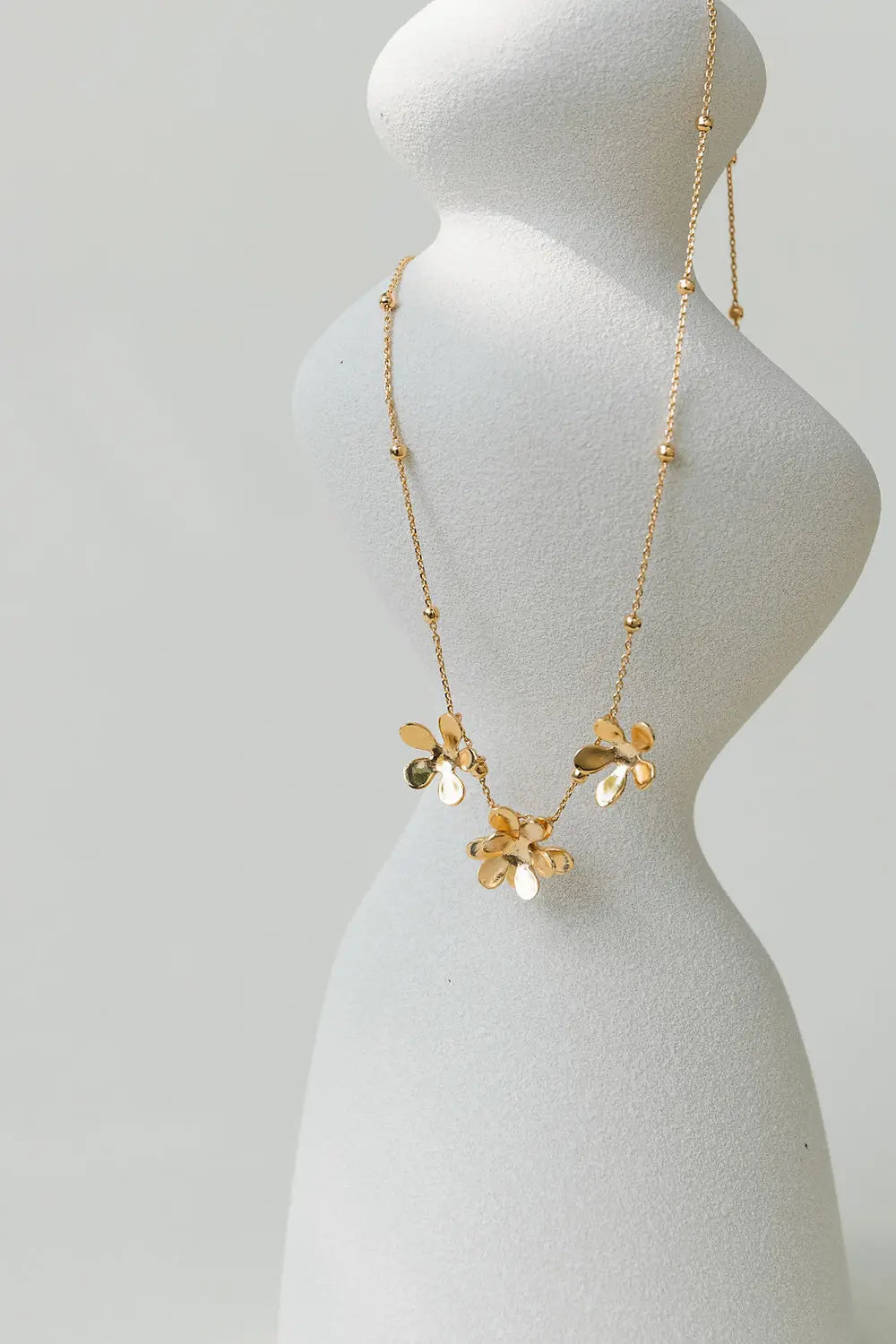 Collier Daisy Un de ces quatre 
