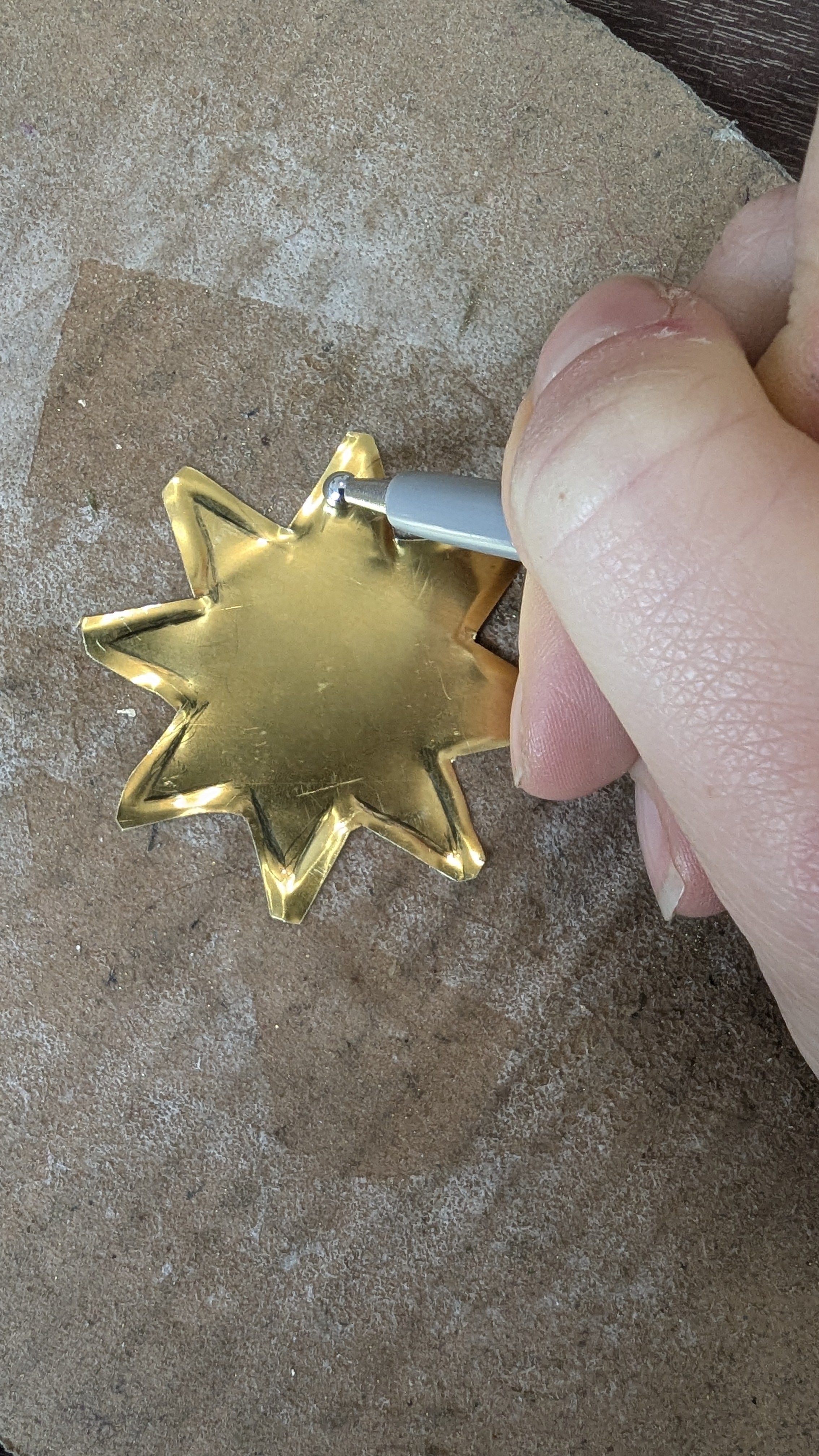 Fabriquez votre suncatcher en laiton / Déco de Noel en laiton repoussé UN DE CES QUATRE 